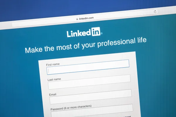 Linkedin website on a computer screen — Stock Photo, Image