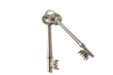 beyaz zemin üzerine iki anahtar