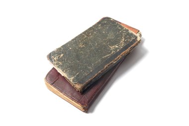 Beyazda izole edilmiş eski kitaplar