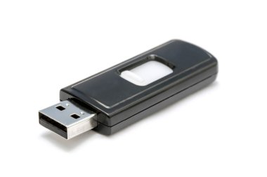 Beyaz arkaplandaki usb flash diski