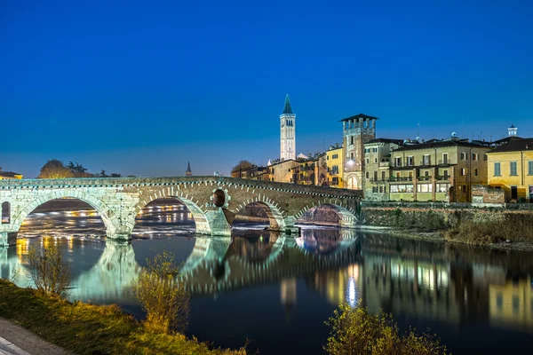 Ponte di Pietra, Werona, Włochy — Zdjęcie stockowe