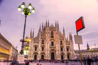 Milan İkili, İtalya..