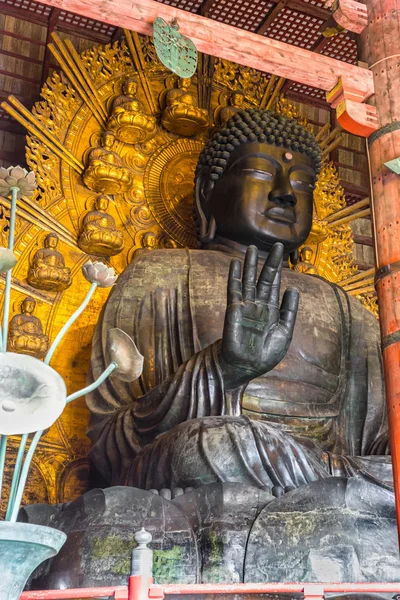 O Grande Buda no templo Todai-ji em Nara, Japão . — Fotografia de Stock