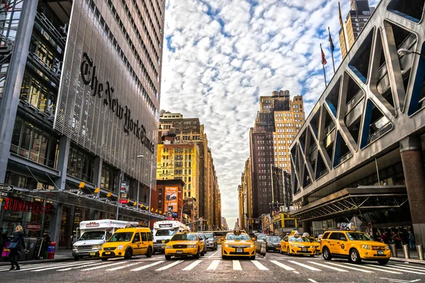 NEW YORK CITY - DEC 01 The New York Times building and character — Stock Photo, Image