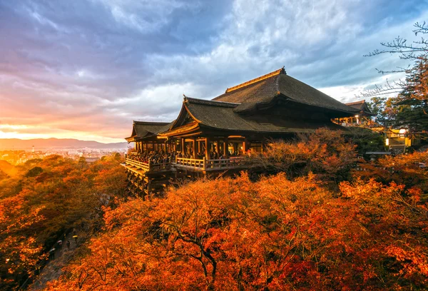 Храм кійомідзу-дера в Кіото, джапан — стокове фото