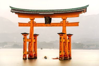 Miyajima yakın kapı, Japonya.
