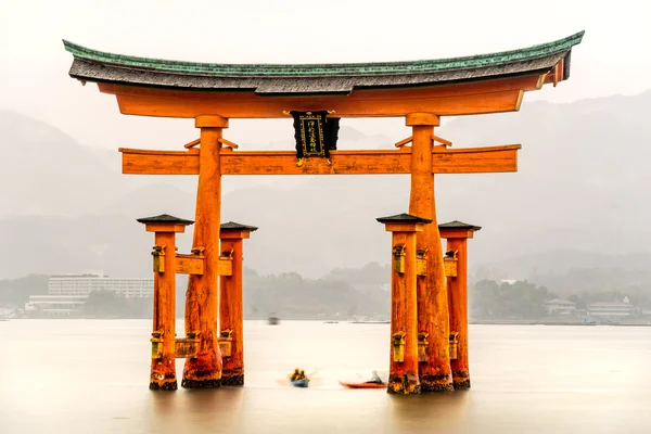 Portão Miyajima Torii, Japão . — Fotografia de Stock