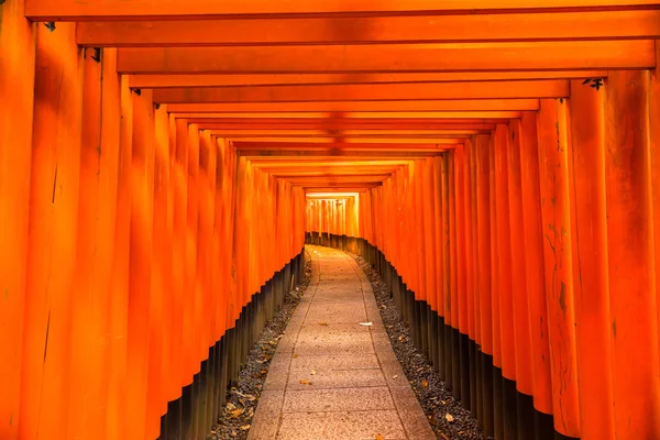 Храм Инари Таиша в Киото — стоковое фото