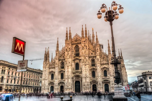 Milánská katedrála Duomo v Itálii. — Stock fotografie