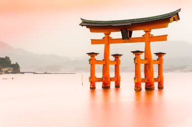 Miyajima yakın kapı, Japonya.