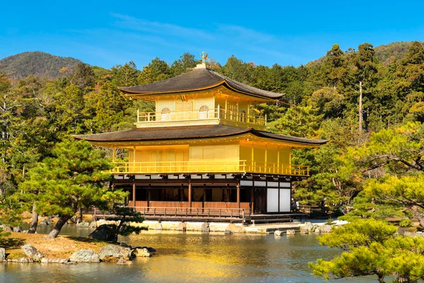 Kinkakuji (Pavilhão Dourado), Kyoto, Japão . — Fotografia de Stock