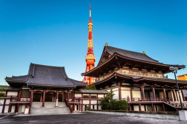 Zojo.ji Tapınağı ve tokyo Tower, Tokyo, Japonya.