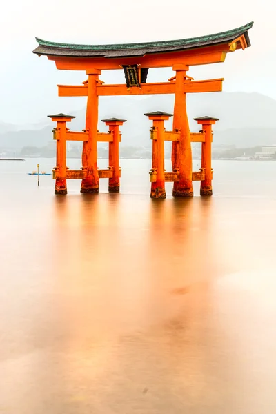 Puerta de Miyajima Torii, Japón . —  Fotos de Stock