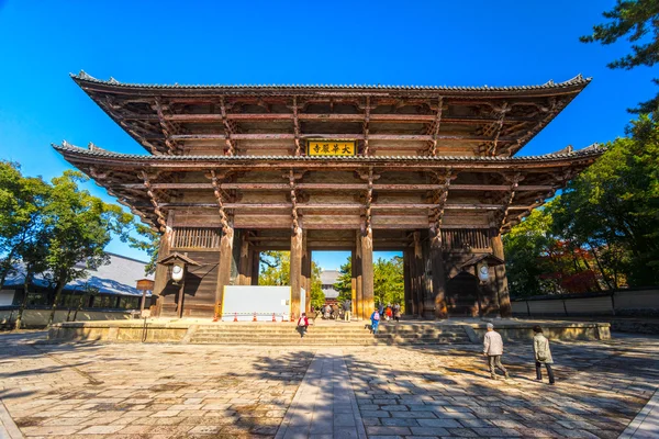 Entrada do templo de Todai-ji em Nara, Japão . — Fotografia de Stock