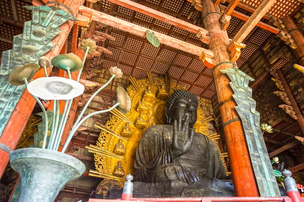 El Gran Buda en el templo Todai-ji en Nara, Japón . —  Fotos de Stock
