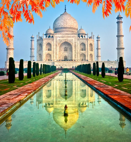 Taj Mahal al amanecer, Agra, Uttar Pradesh, India . — Foto de Stock