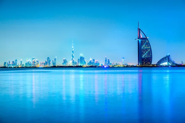 Dubai skyline at dusk — Stock Photo, Image