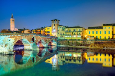 Verona, İtalya 'da Ponte di Pietra 