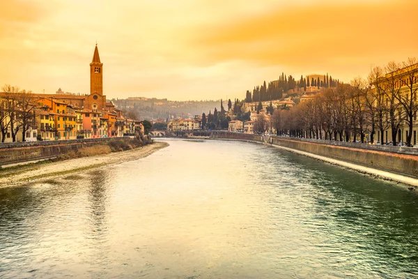 Ponte di Pietra in Verona, Italien — Stockfoto