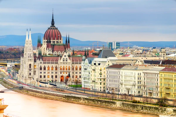 Budapest Parlament napnyugtakor, Magyarország — Stock Fotó