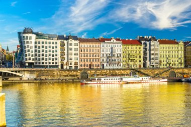 Prag, dans evi,  