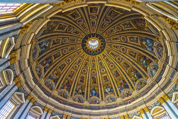 Saint Peter Basilica, Rome, Italië. — Stockfoto