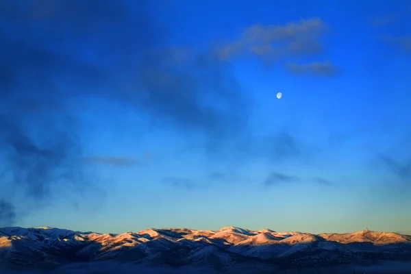 Cordillera Invierno Luna llena — Foto de Stock