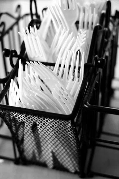 塑料餐叉架篮 — 图库照片