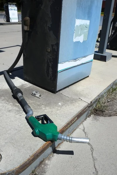 Old Green Gas Pump Handle Laying on Ground — Stock Photo, Image