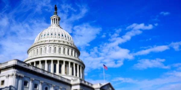 Capitolio Los Estados Unidos Edificio Para Congreso Con Bandera Americana —  Fotos de Stock