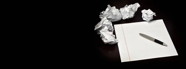 Pen Paper Desk Discarded Trashed Ideas Written Ouit — Stock Photo, Image