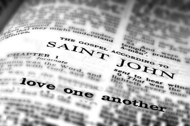 İncil 'deki Aziz John İncili' nden alıntı yaparak Yeni Ahit 'in detaylarını özetle