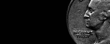 Zenginlik ve zenginlik gümüş Amerikan sikkeleriyle temsil ediliyor.