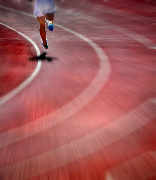 Löpare Körfält Röd Tävlingsbana Med Kurva Slutet Snabb Hastighet Sprint — Stockfoto