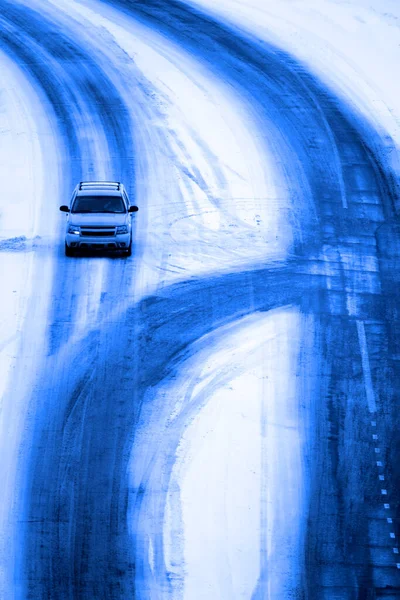 Condução Estradas Inverno Viajando Tempestades Condições Rodoviárias Perigosas — Fotografia de Stock