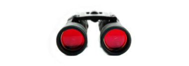 Spor geniş yaşamı ve kuşları görmek için kırmızı mercekli izole edilmiş dürbünlerin yakınlaştırılması