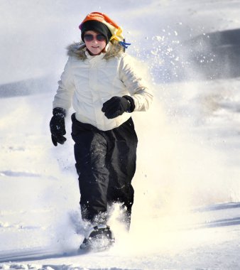 Kışın snowshoeing