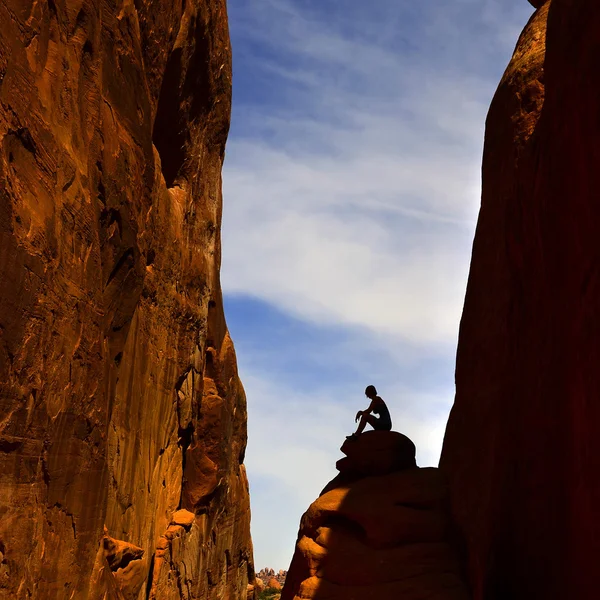Woman Hiking in Arches National Park — Stock Photo, Image