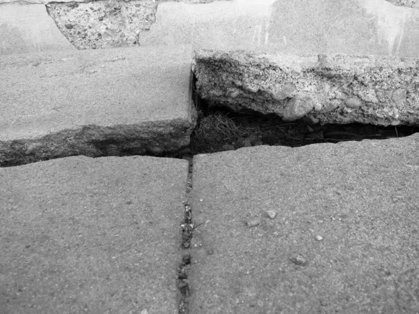 Oude Cement gebarsten gebroken — Stockfoto