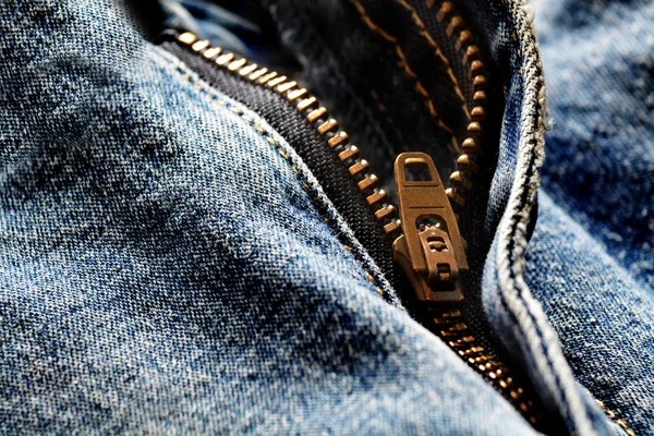 Jeansreißverschluss an alten Jeans — Stockfoto