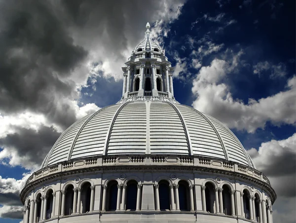 Building Dome and Sky — Stock Photo, Image