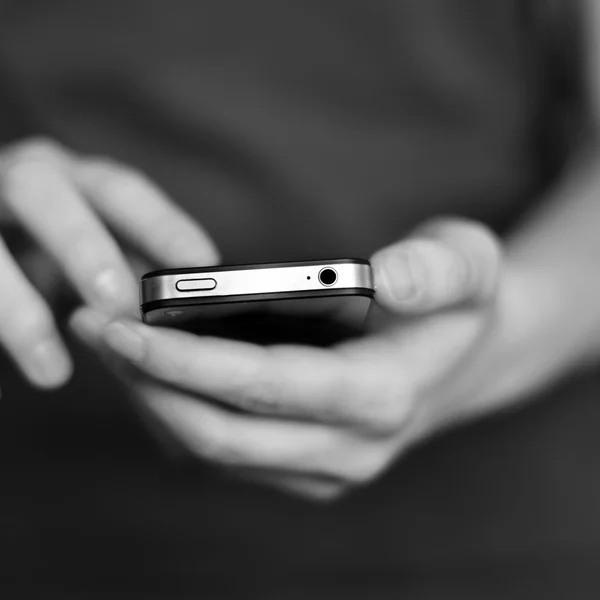 Using Smart Phone to Communicate Text — Stock Photo, Image