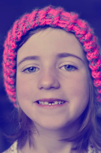 Instagram 작은 소녀 Hipster 앞 이빨을 누락 — 스톡 사진