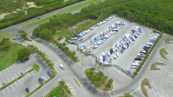 Luchtfoto video Key Biscayne Crandon Park en Marina — Stockvideo