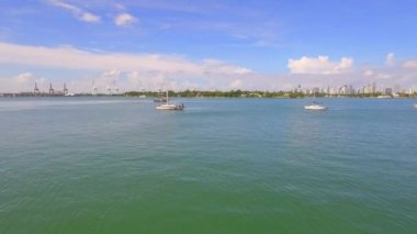 Miami Hava görüntüleri yelkenli tekneler