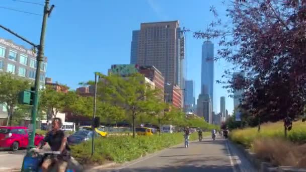 Cykling genom Tribeca Ny — Stockvideo