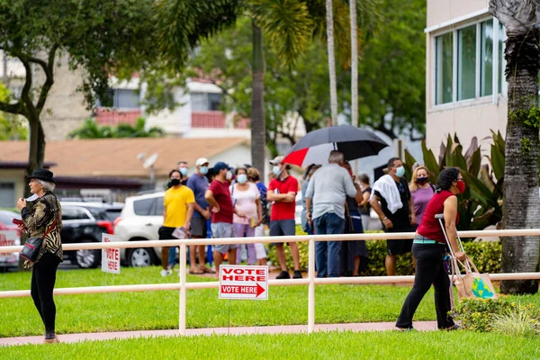 Hallandale Usa 2020 Október Szavazósor Itt Kezdődik Fotós Emberek Várakozása — Stock Fotó