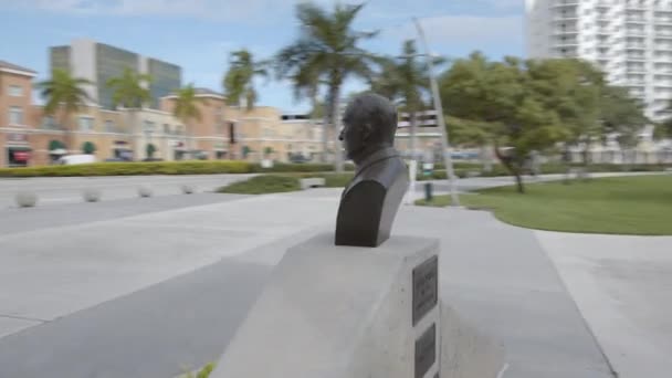 Joseph Young Büste Statue Young Circle Arts Park Umkreist Filmmaterial — Stockvideo