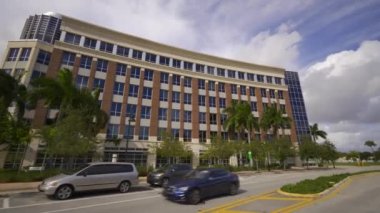 DORAL, FL, ABD - 22 Ekim 2020: Doral FL ofis hareketi 4k video