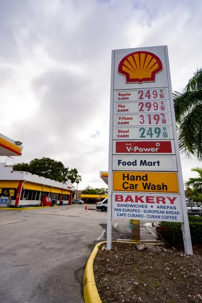 Miami Usa November 2020 Fuel Prices Rise Photo Sigh Shell — стоковое фото